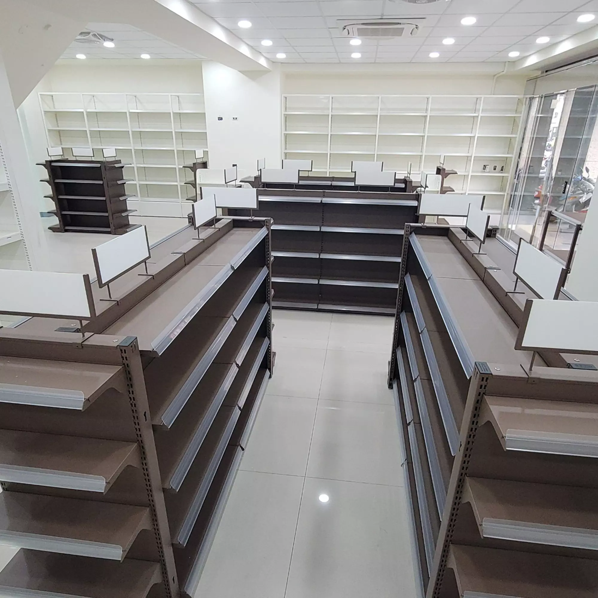 潔淨空間裡的溫度感，藥局新形象的起點